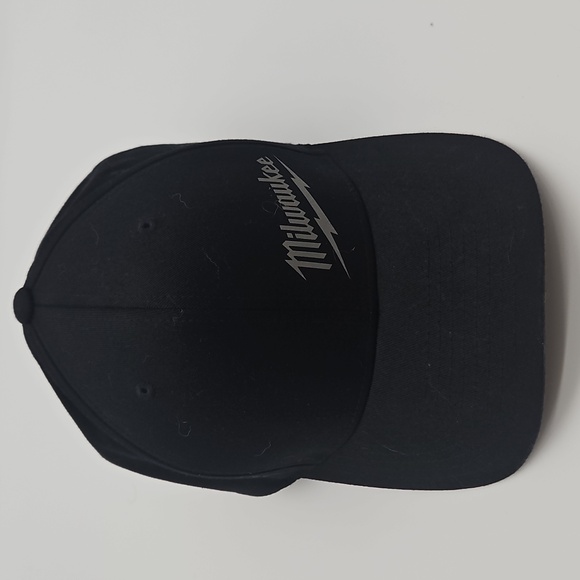 Milwaukee Other - Like New Milwaukee Fitted Hat L-XL